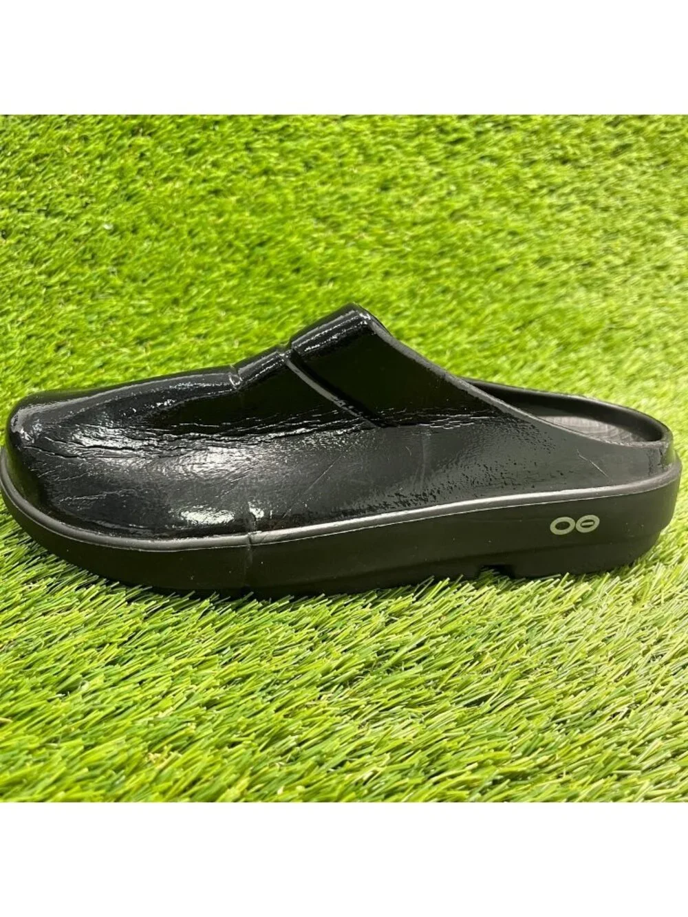 Oofos OOcloog Luxe Clog Womens Size 7 Patent Black Casual Walking Recovery Shoes